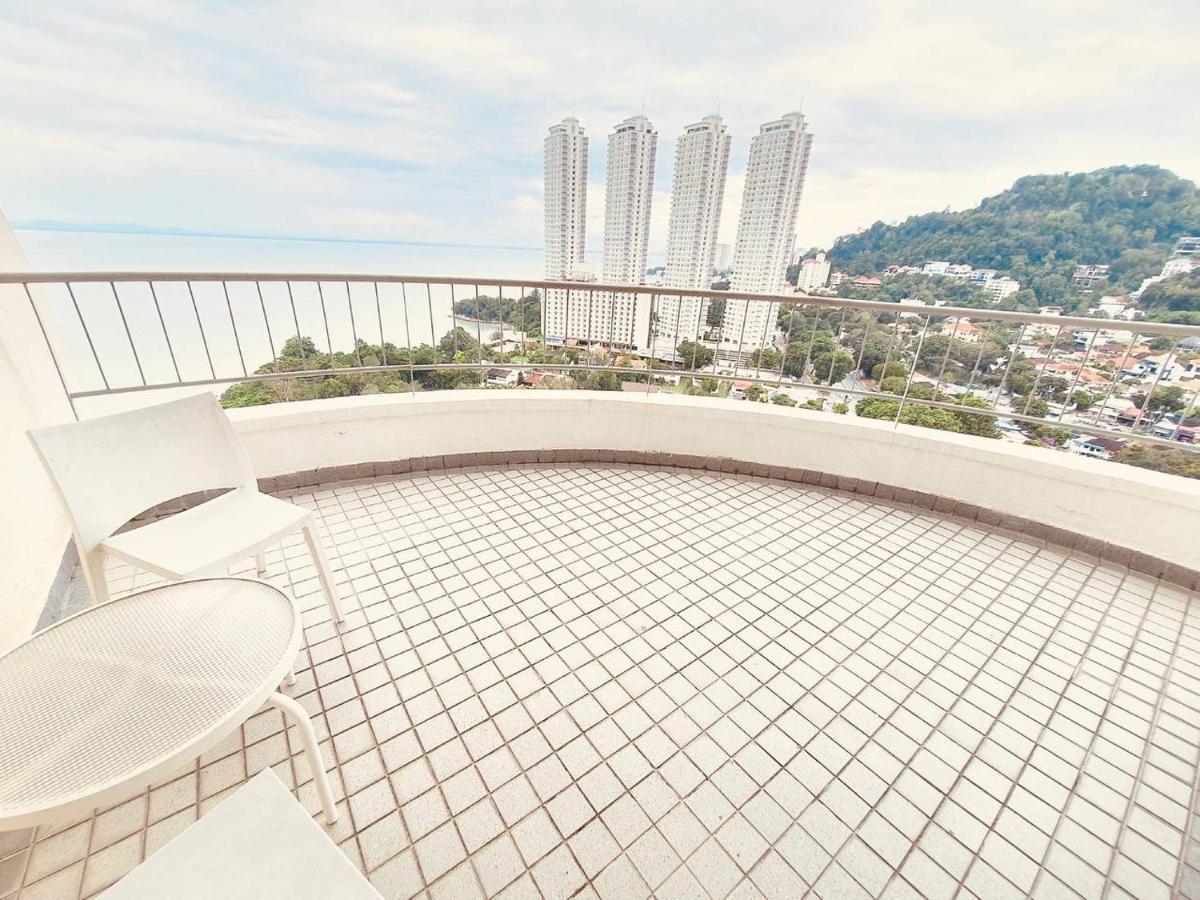 Romantic Couple Suite + Beach-Front Balcony Tanjung Bungah  Exteriér fotografie