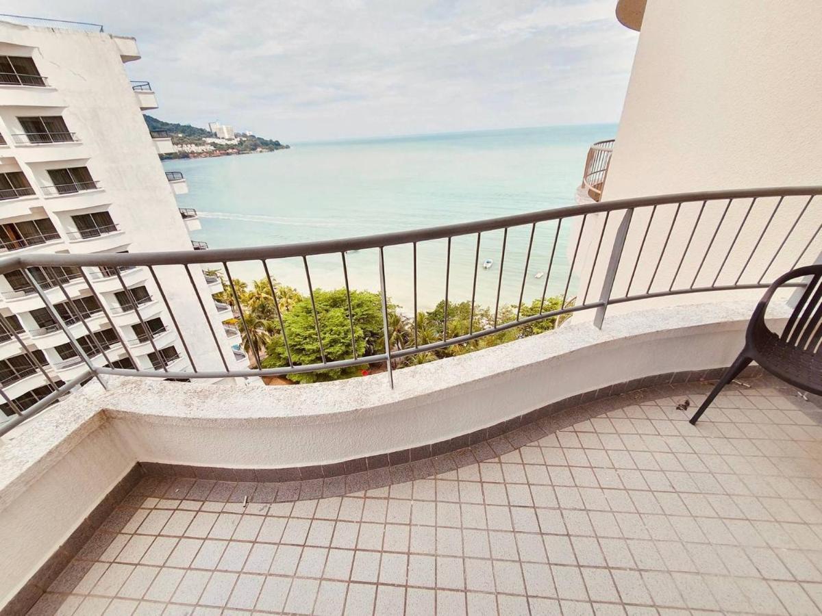 Romantic Couple Suite + Beach-Front Balcony Tanjung Bungah  Exteriér fotografie