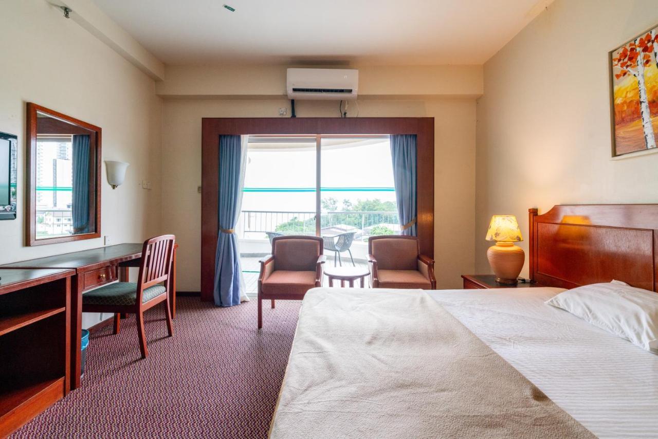Romantic Couple Suite + Beach-Front Balcony Tanjung Bungah  Exteriér fotografie